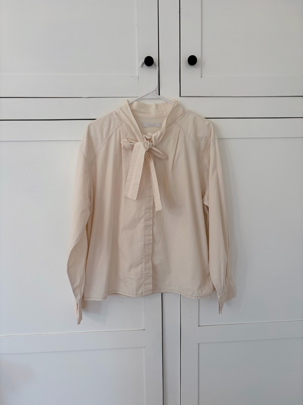 Popcorn Cream Button Up Tie Neck Shirt Size Medium